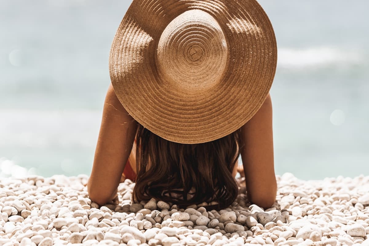 Comment éviter les coups de soleil : guide de protection solaire